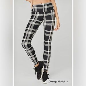 NWT ALO Airlift High-Waist Magnified Plaid Legging